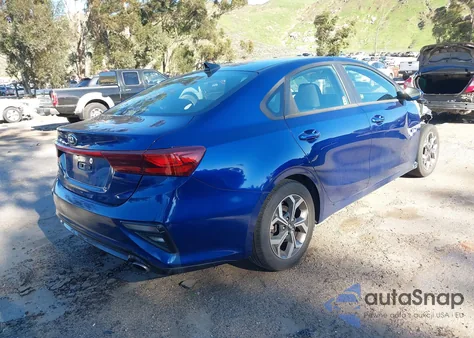 2021 Kia Forte Lxs z USA, uszkodzony, nr VIN 3KPF24AD3ME312923